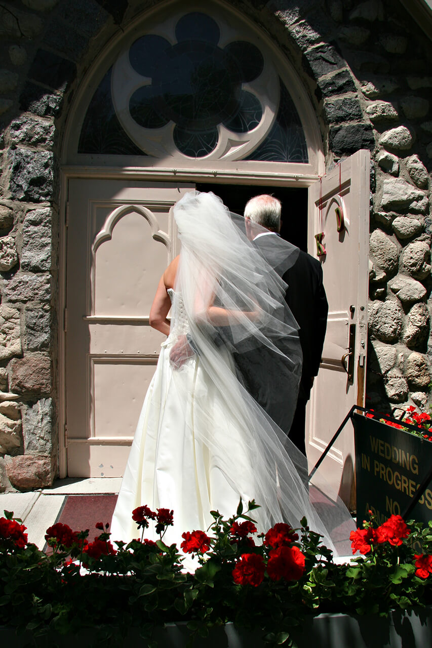 Father escorting the bride
